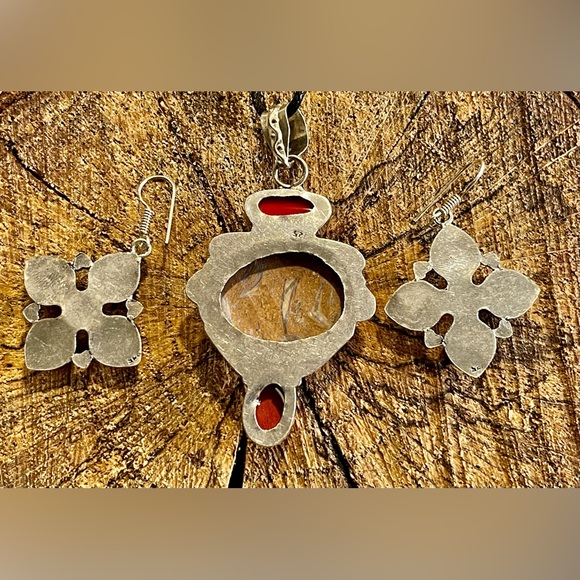 Red Coral & Mariam Calligraphy Stone Pendant & Earrings Set - Picture 9 of 10